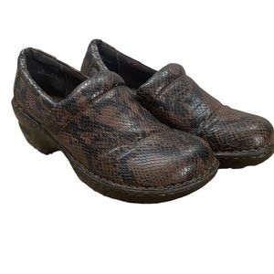 BOC snakeskin clogs RN healthcare comfort animal print